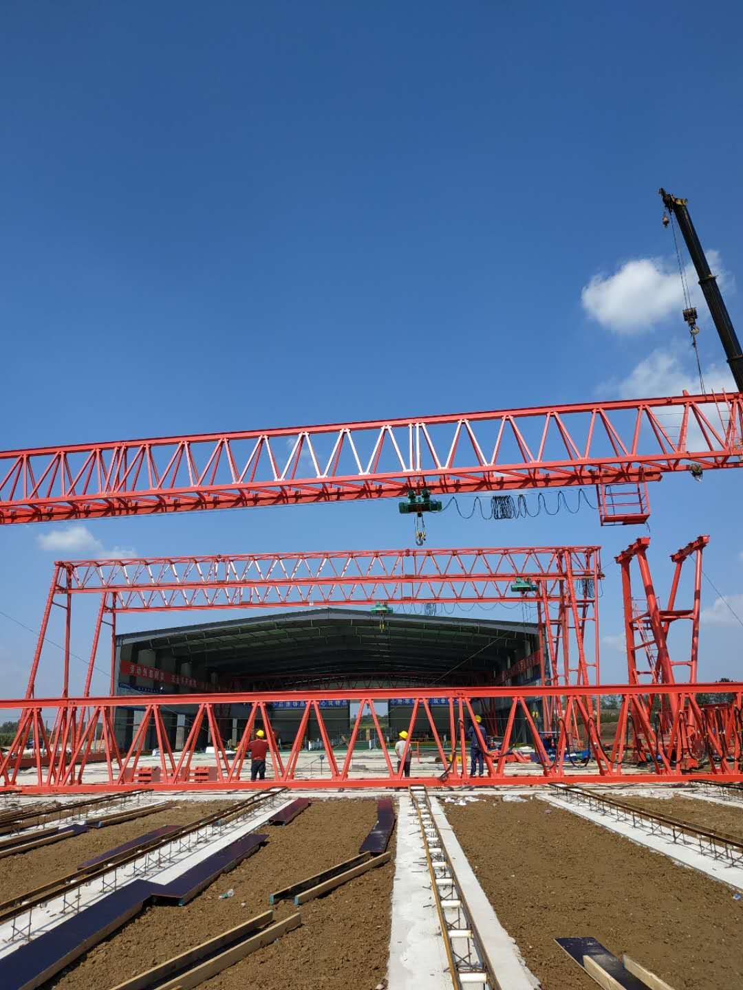 上海普都建筑勞務有限公司安徽滁州定遠縣中交華南公司明巢高速4標MG8010T-32M-9M龍門吊二臺，MH10T-32M-9M龍門吊三臺