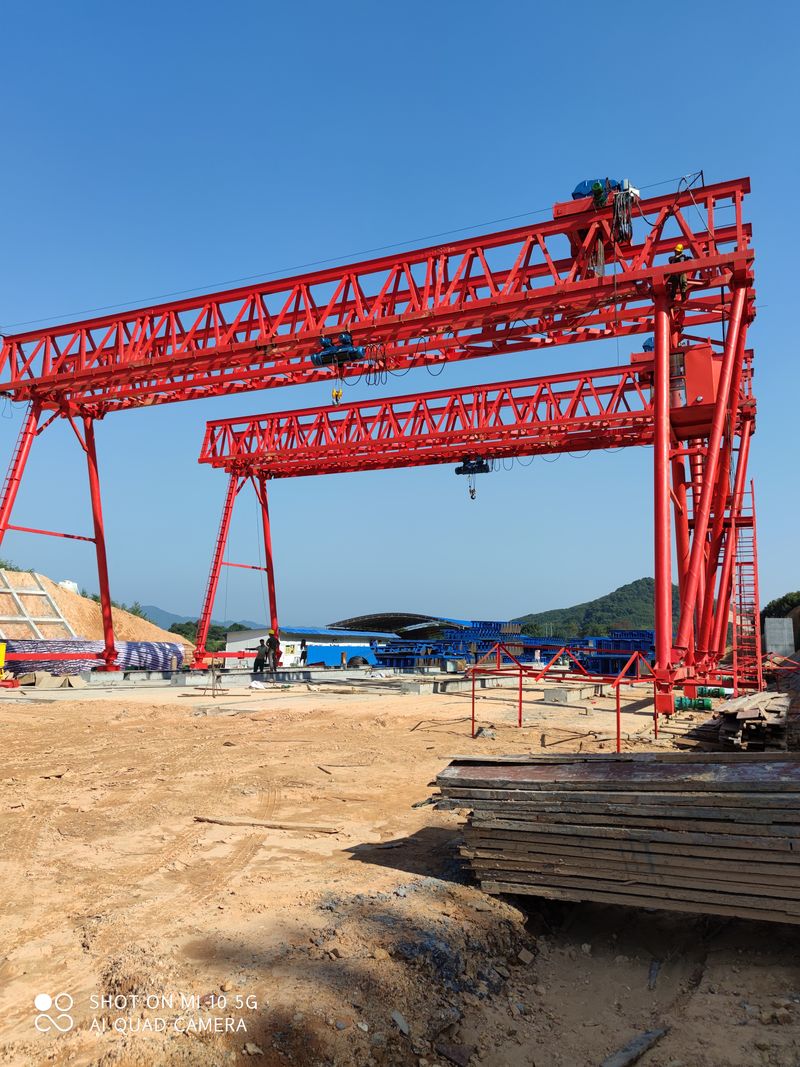 中國交建集團廣東清遠廣聯(lián)高速四標MG120/10噸-24米跨-12米提升安裝調試完成即將投入使用