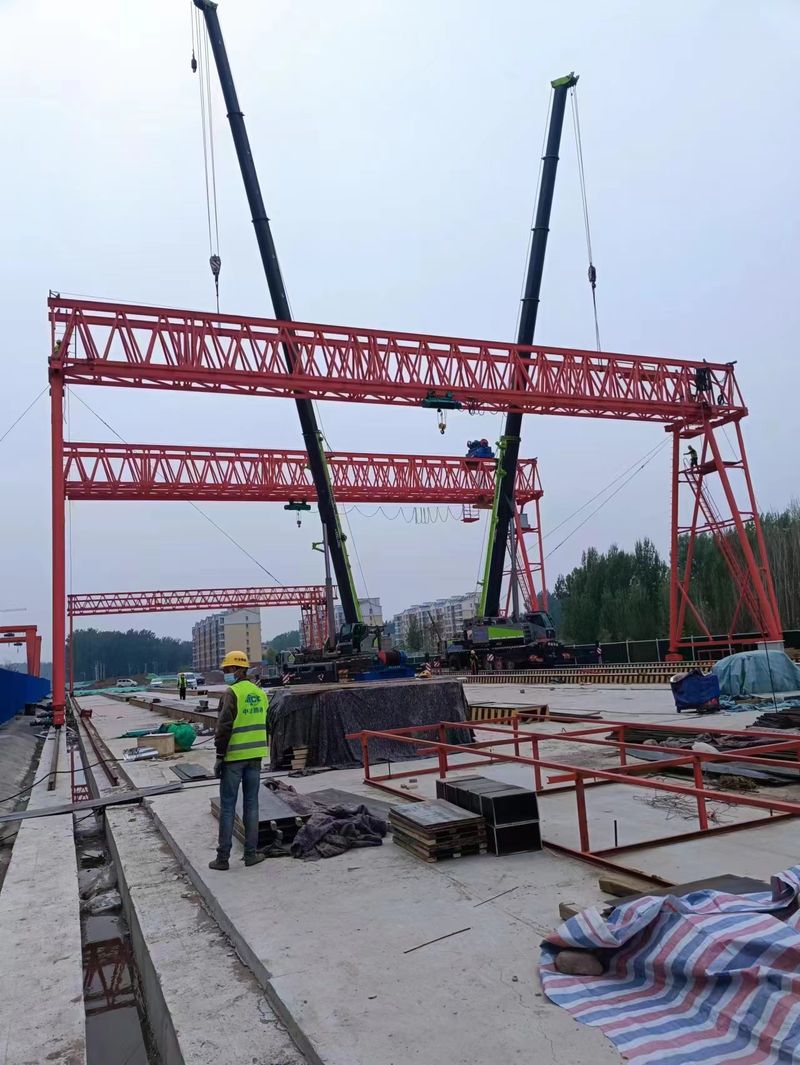 廣西路橋南寧項(xiàng)目MG100/10噸-38米-16米龍門(mén)吊，MH10噸-32米-9米龍門(mén)吊